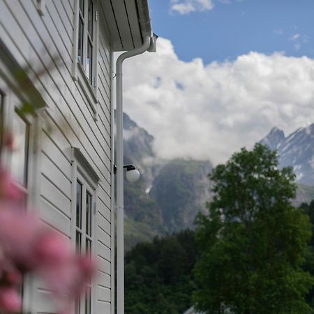 Ostigard 1810 Villa Andalsnes Exterior photo