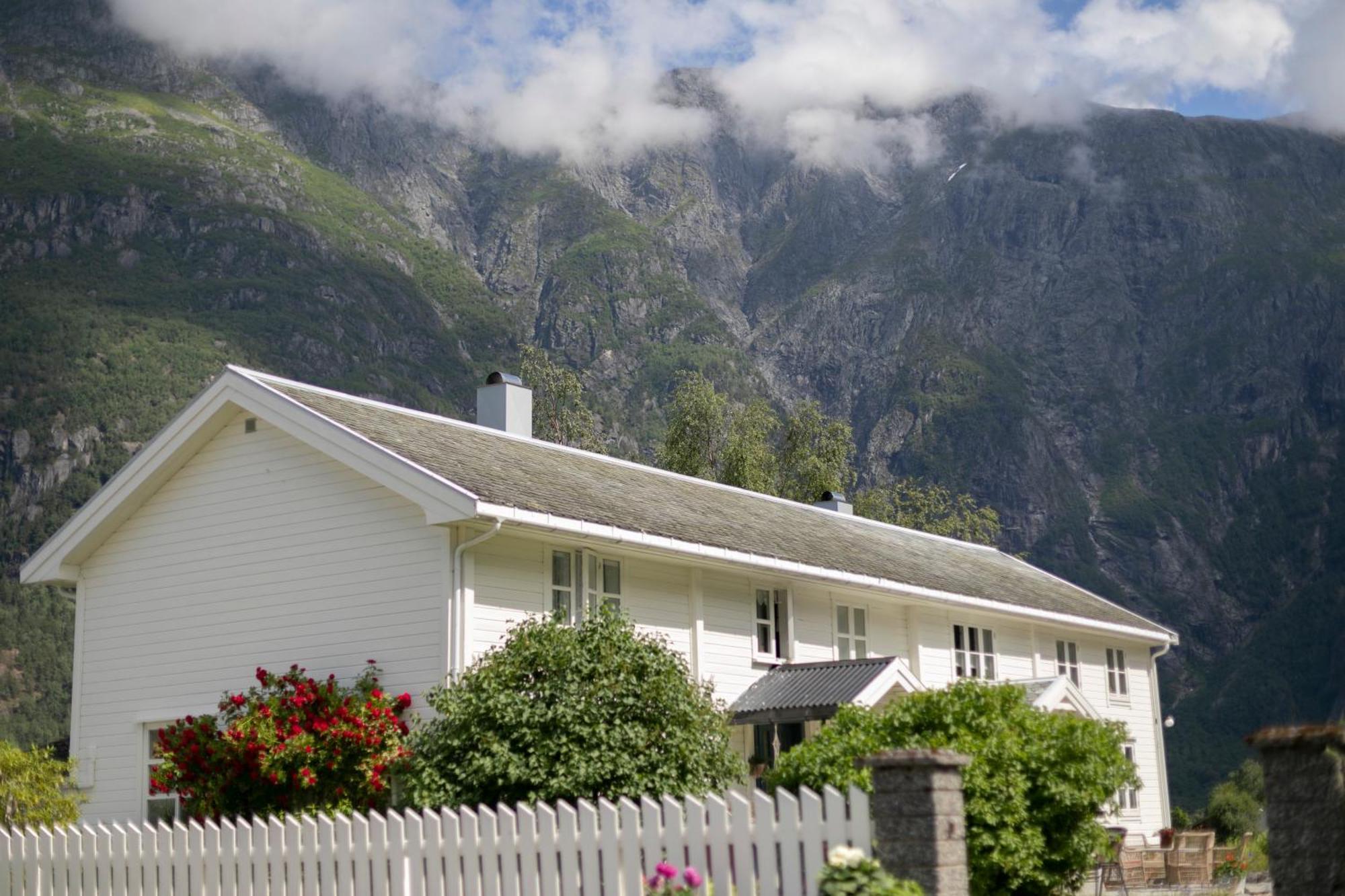 Ostigard 1810 Villa Andalsnes Exterior photo